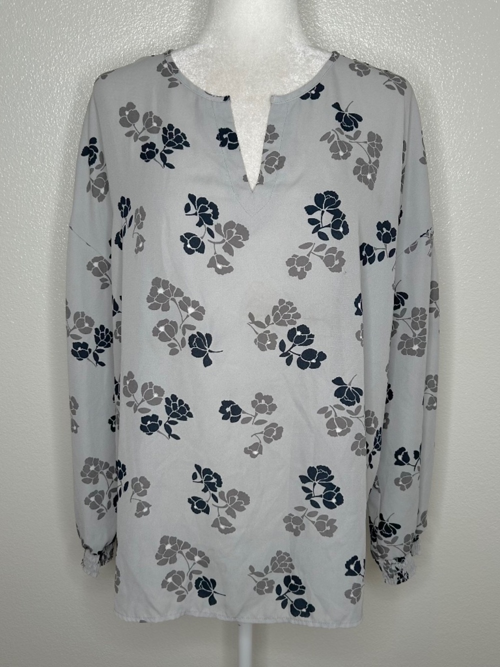 Banana Republic Womens Gray Floral V-Neck Long Sleeve Top Blouse Size XL